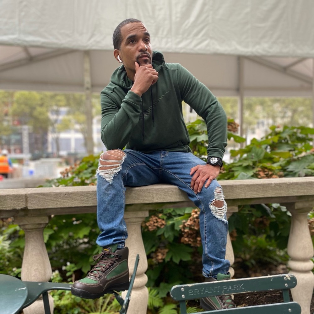 Meet your Posher, Derrick